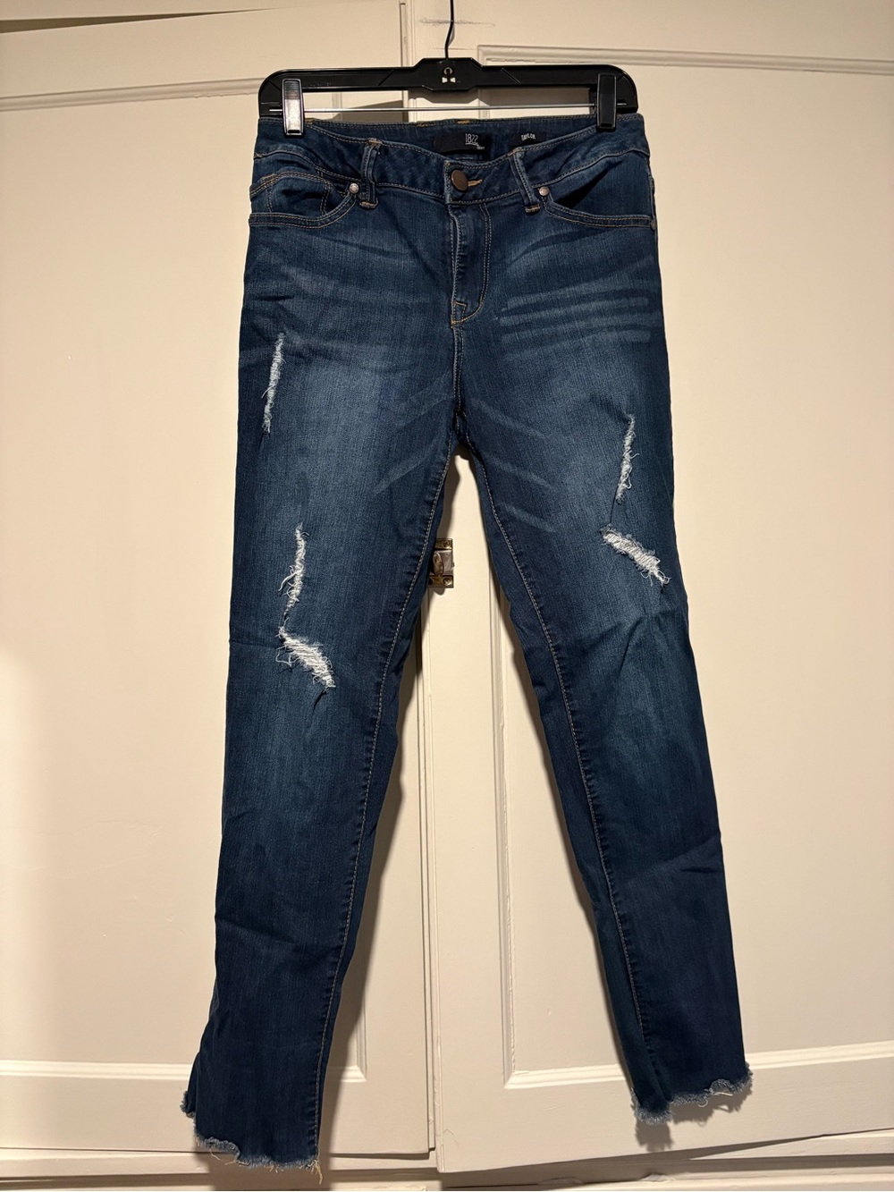 1822 Denim Taylor Dark Wash Skinny Jeans
